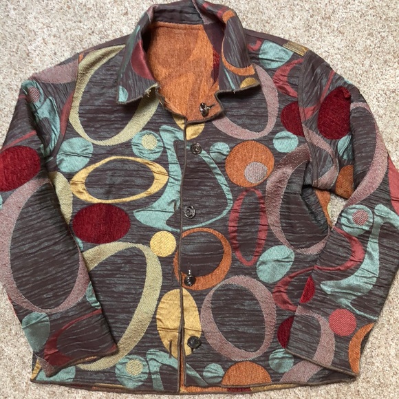 5-Button Reversible Classic Jacket - Picture 2 of 5